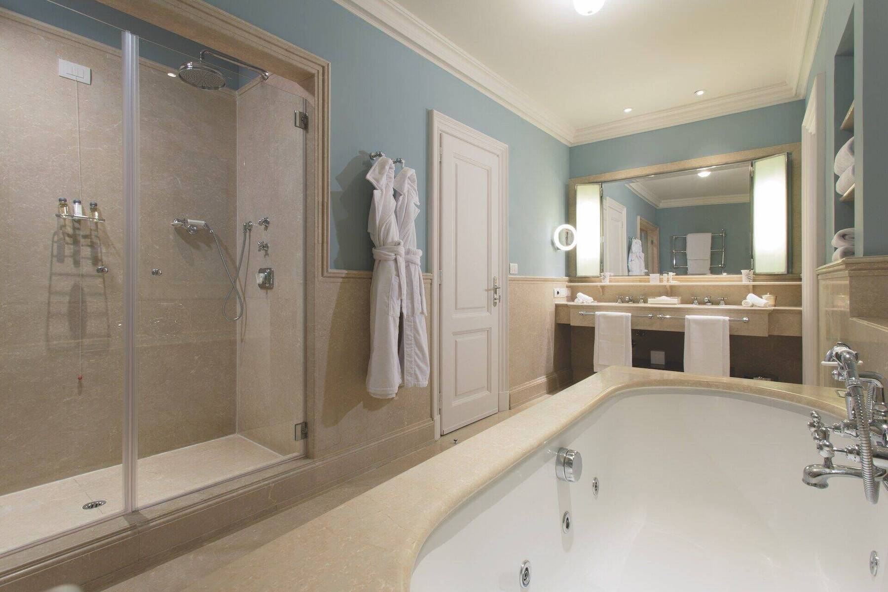 Signature Suite River View