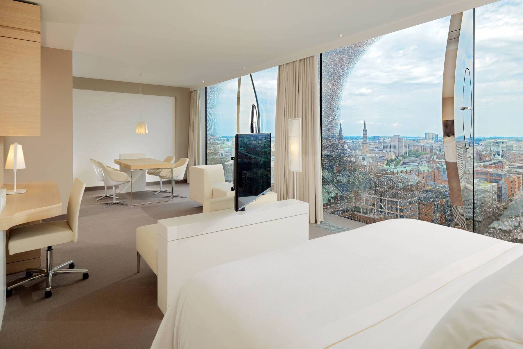ELBPHILHARMONIE KING SUITE