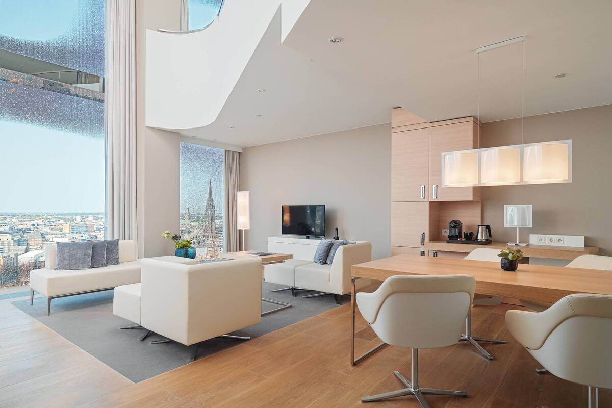 MAISONETTE BI-LEVEL, CITY AND WATER VIEW SUITE