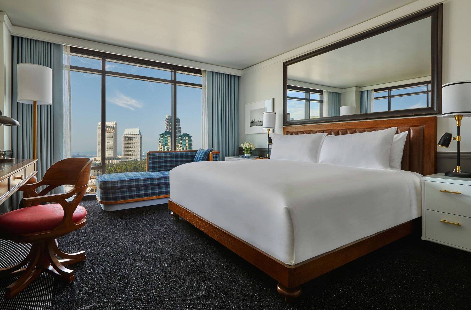 BAY VIEW KING ROOM