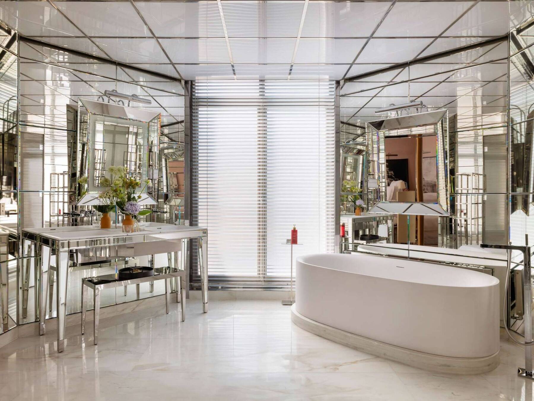 Royal Monceau Suite