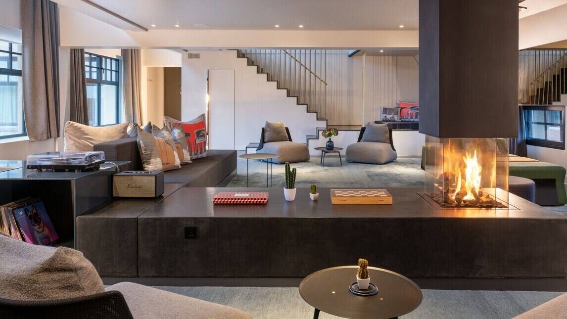 Penthouse I Bank