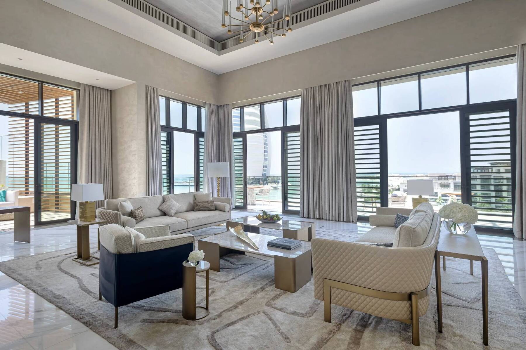 Royal Penthouse Suite 