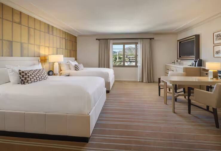 Resort Room Two Queen Bed Mobility Access W/tub