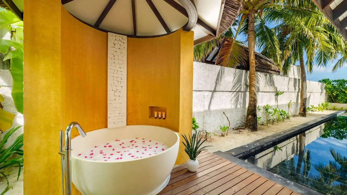Earth Pool Pavilion Two Bedroom