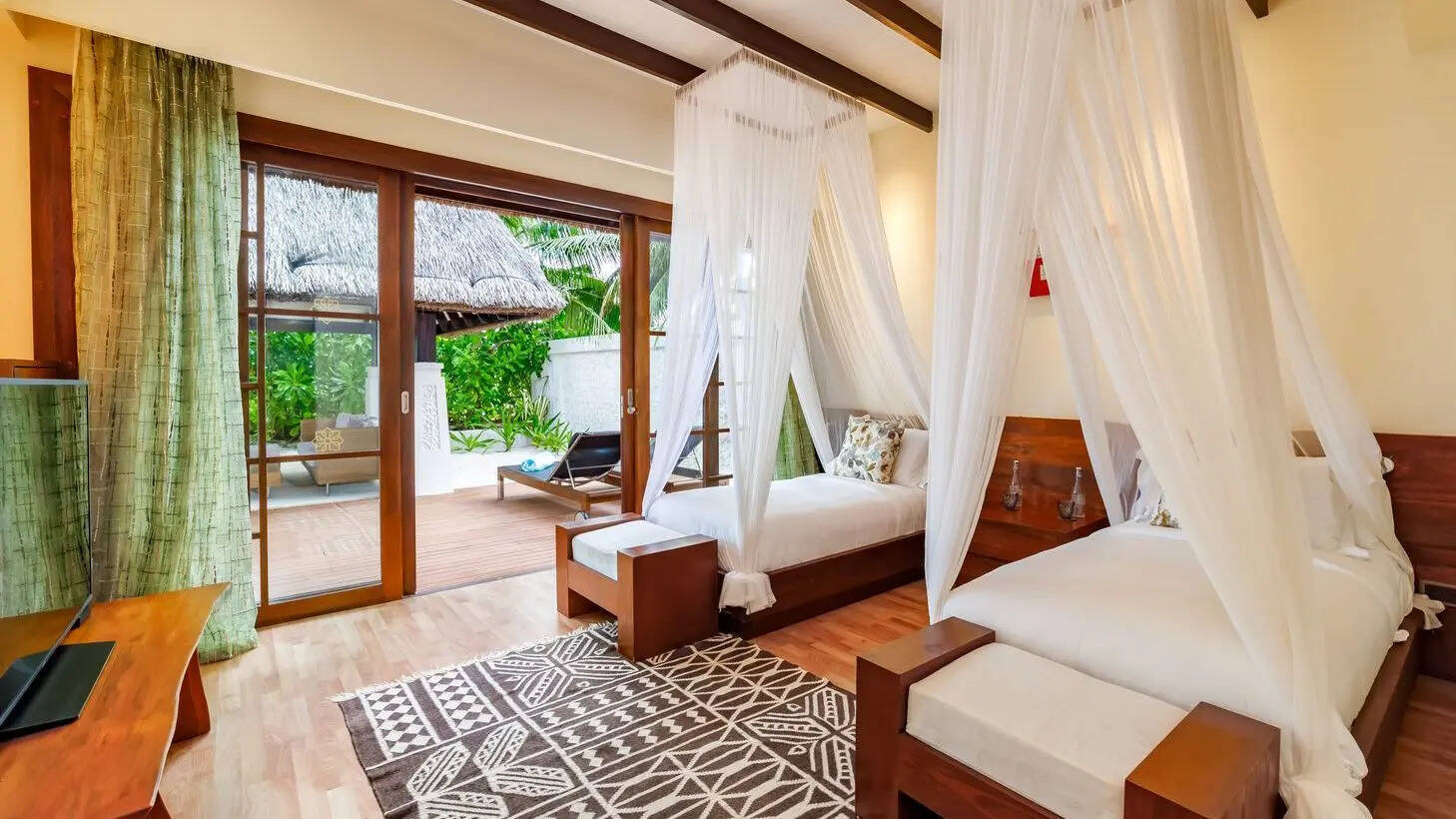 Earth Pool Pavilion Two Bedroom