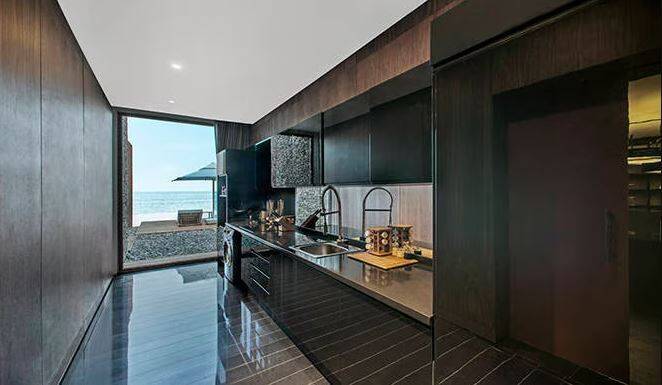 ROYAL BEACH VILLA FOUR BEDROOMS
