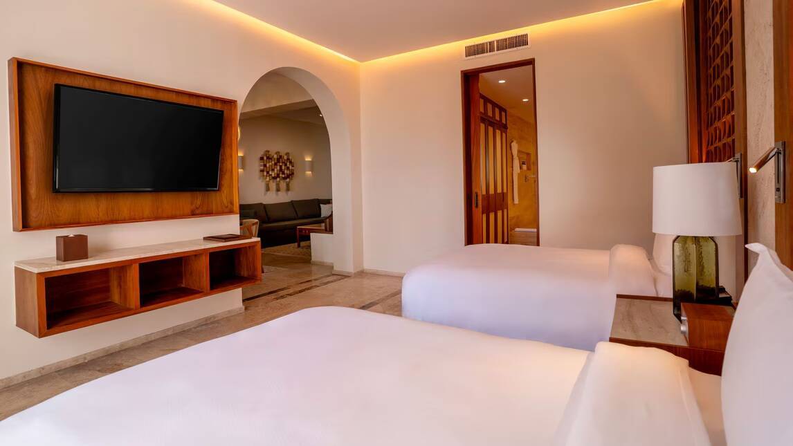 Master with Private Pool Signature Suite Two Queen, Oceanfront