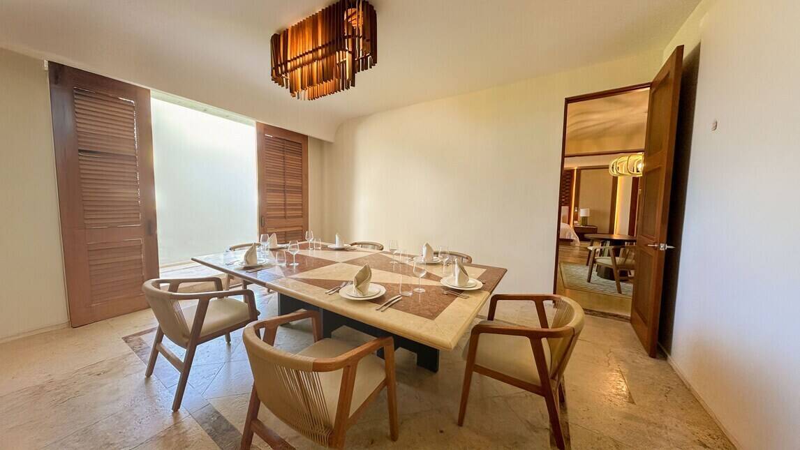 Butler Service Master Two Bedroom Presidential Suite Oceanfront Private pool
