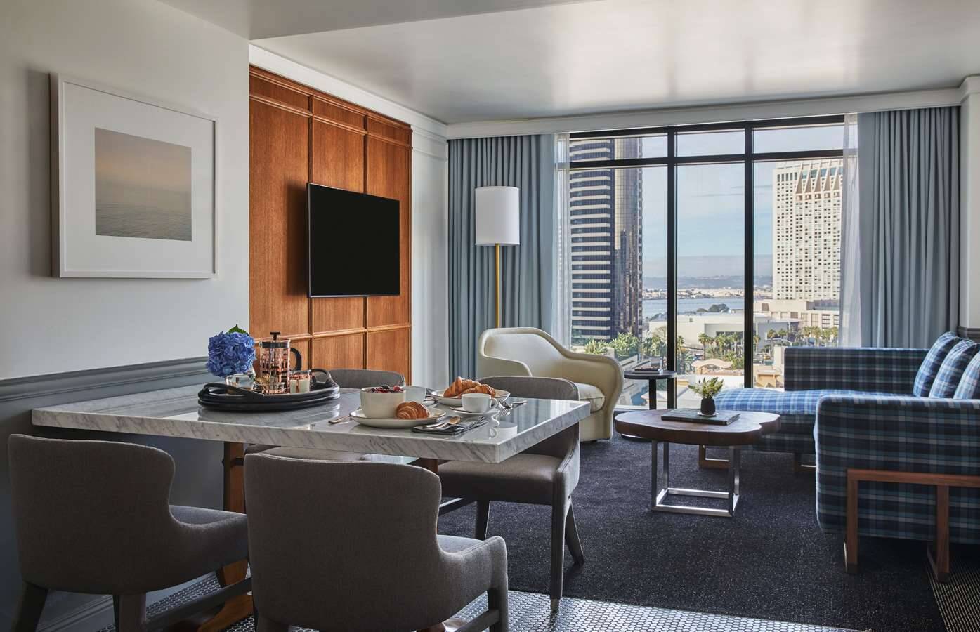 BAY VIEW ONE BEDROOM SUITE