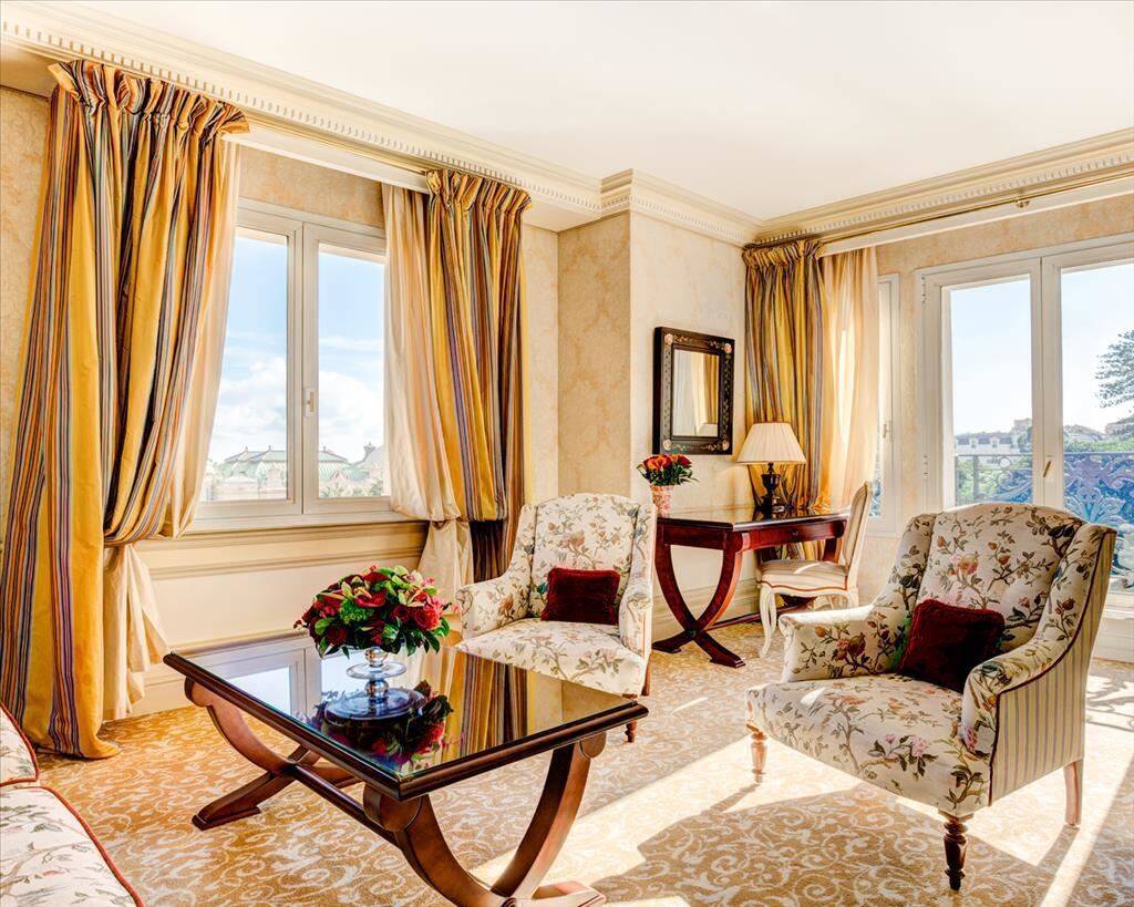 Deluxe Suite