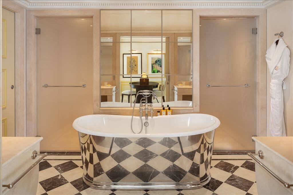 DELUXE PREMIUM JUNIOR SUITE
