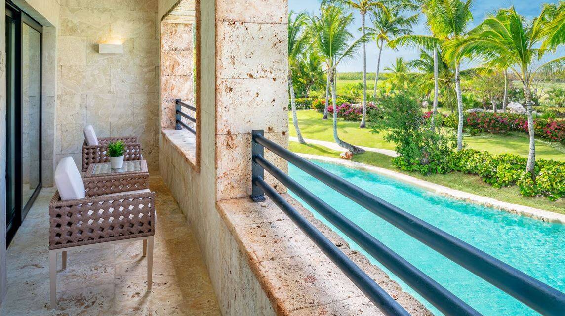 CASTLE JUNIOR SUITE KING GARDEN VIEW