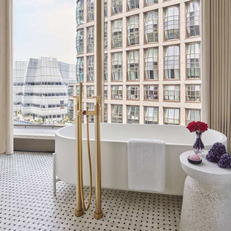 SIGNATURE CORNER KING HEARING ACCESSIBLE ROOM
