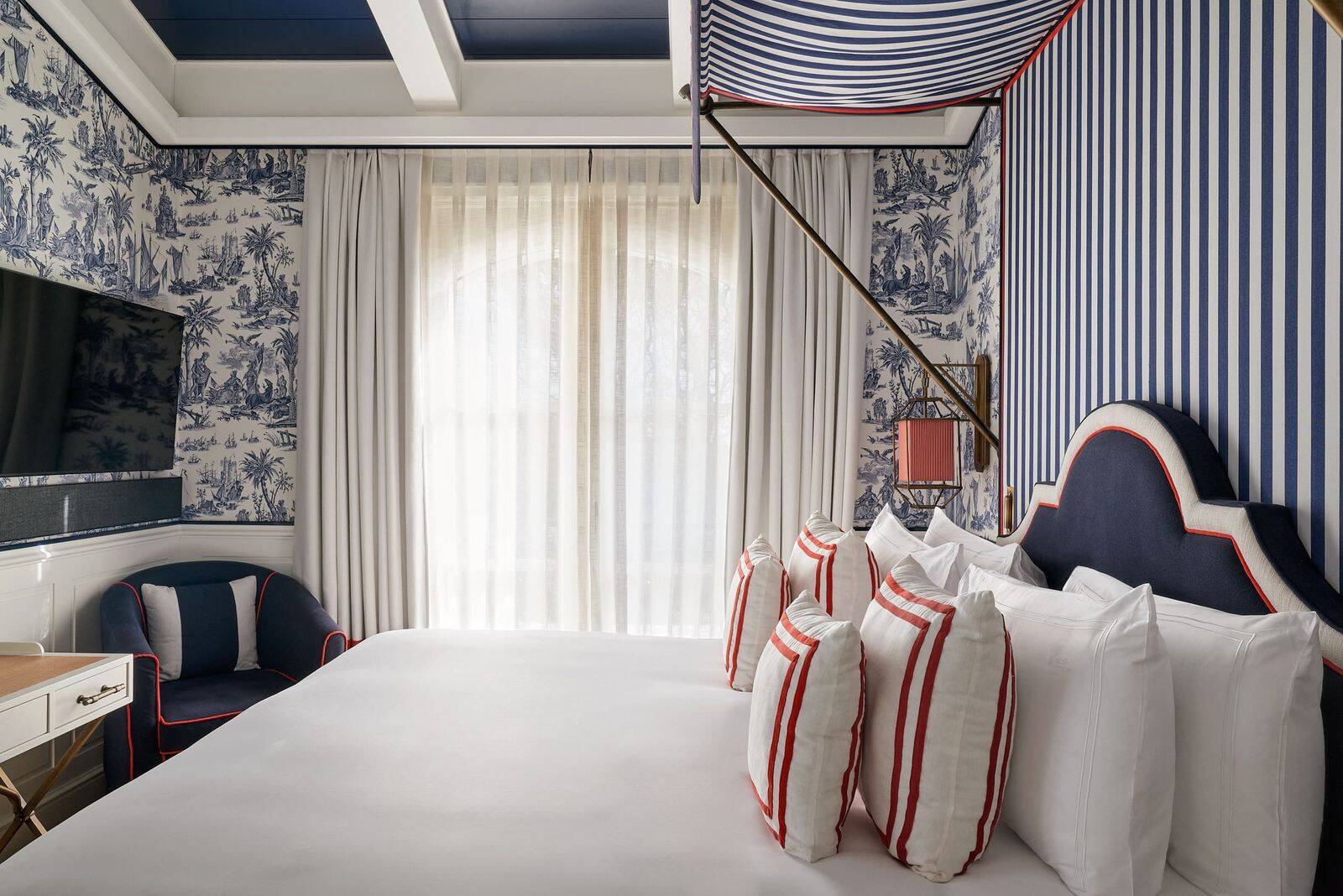 ONE BEDROOM SUITE