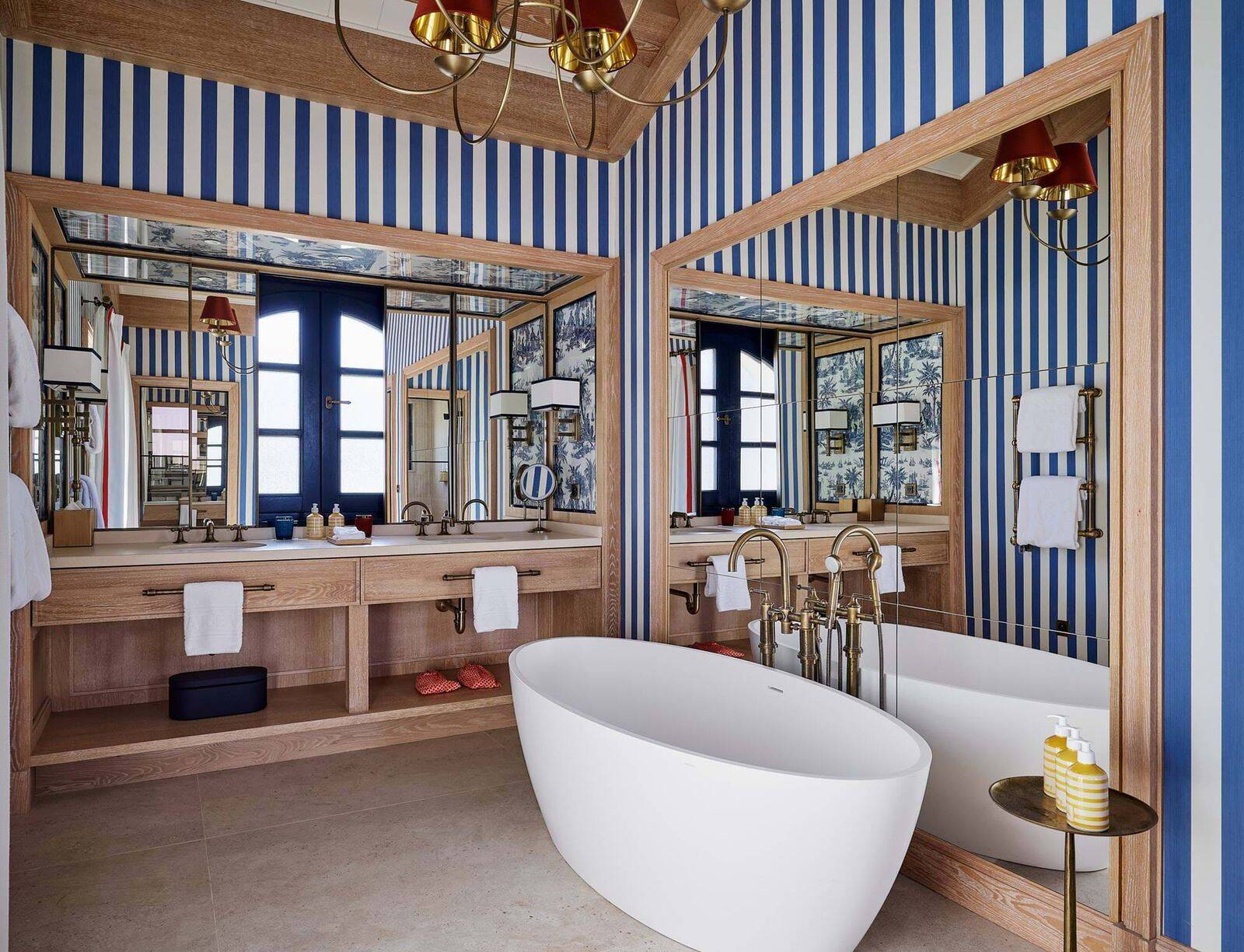 AREV POOL SUITE