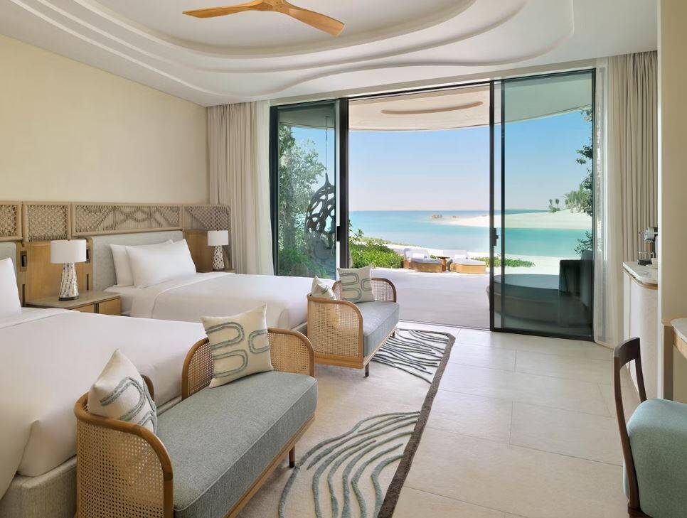 TWO TWIN CLASSIC BEACHFRONT