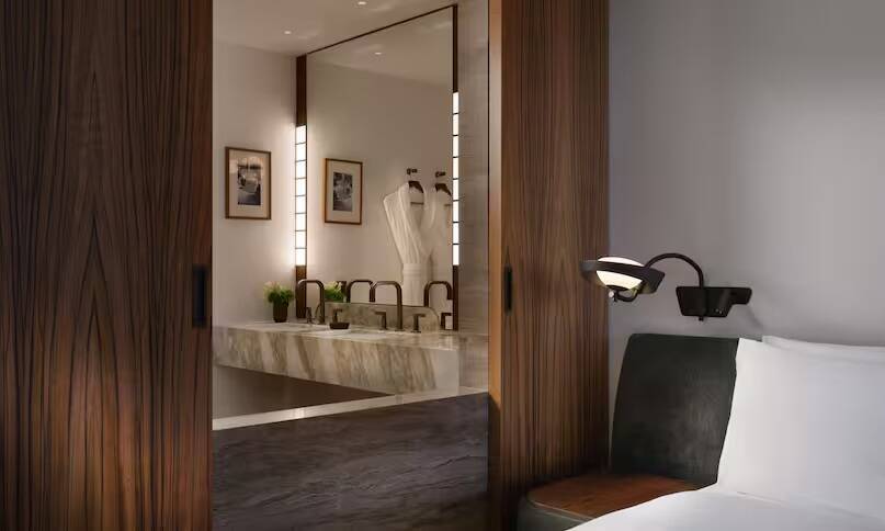 King Junior Suite with City View