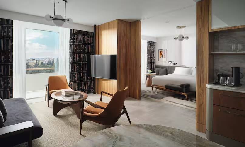 King Premier One Bedrm Suite Acropolis View