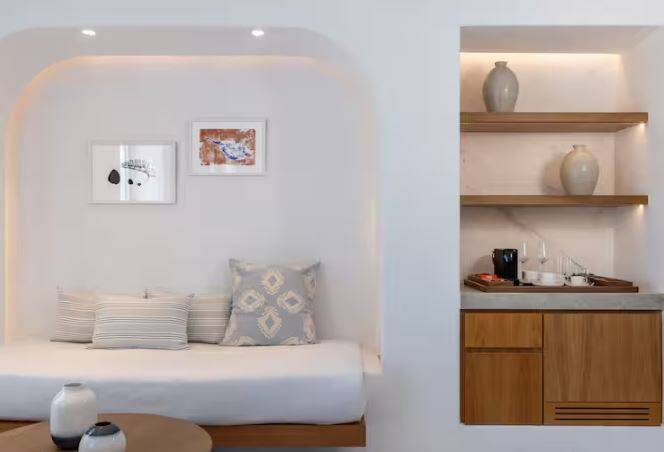KING ACCESSIBLE PREMIUM ROOM WITH SEA VIEW
