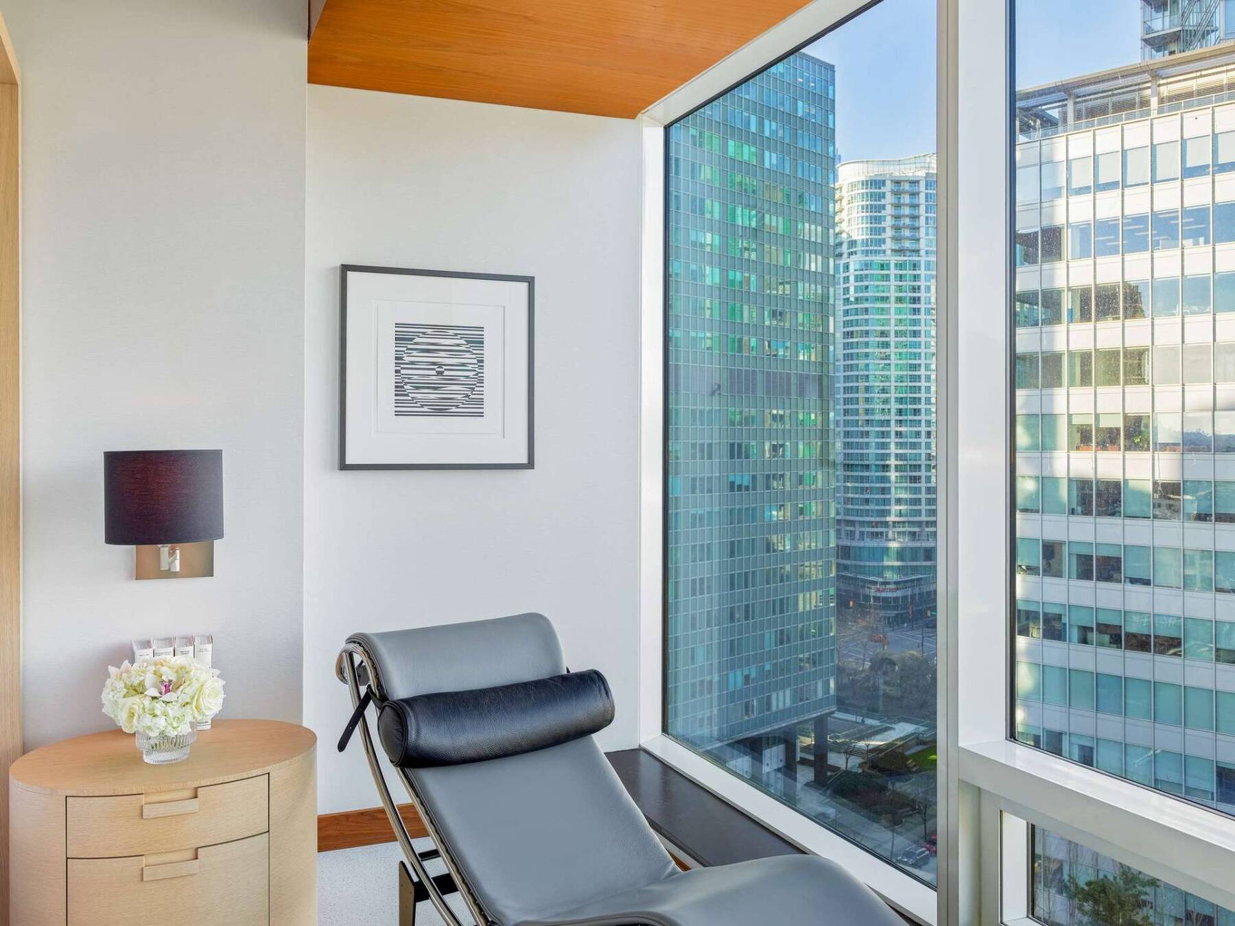 Signature Harbour View Suite
