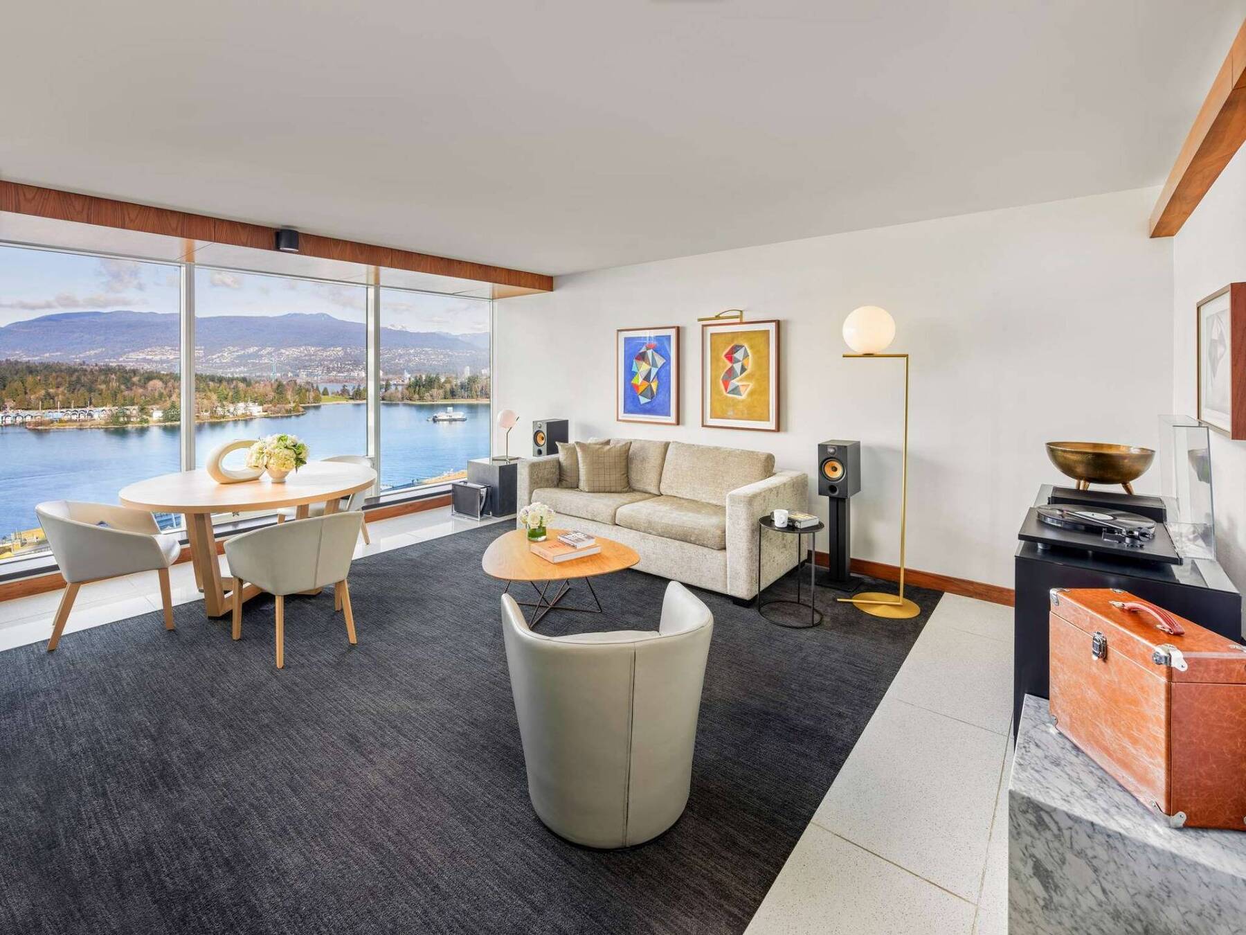 Signature Harbour View Suite