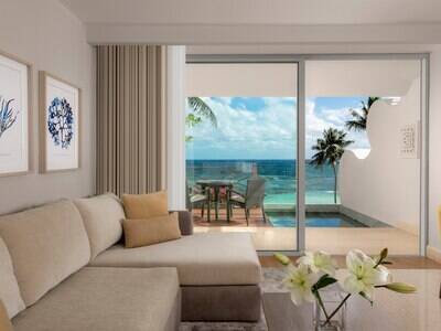 Grand Class Oceanfront Suite