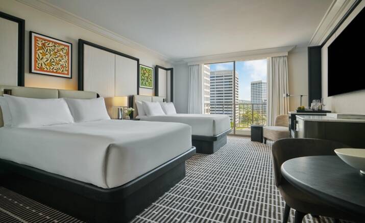 Skyline Queen Room