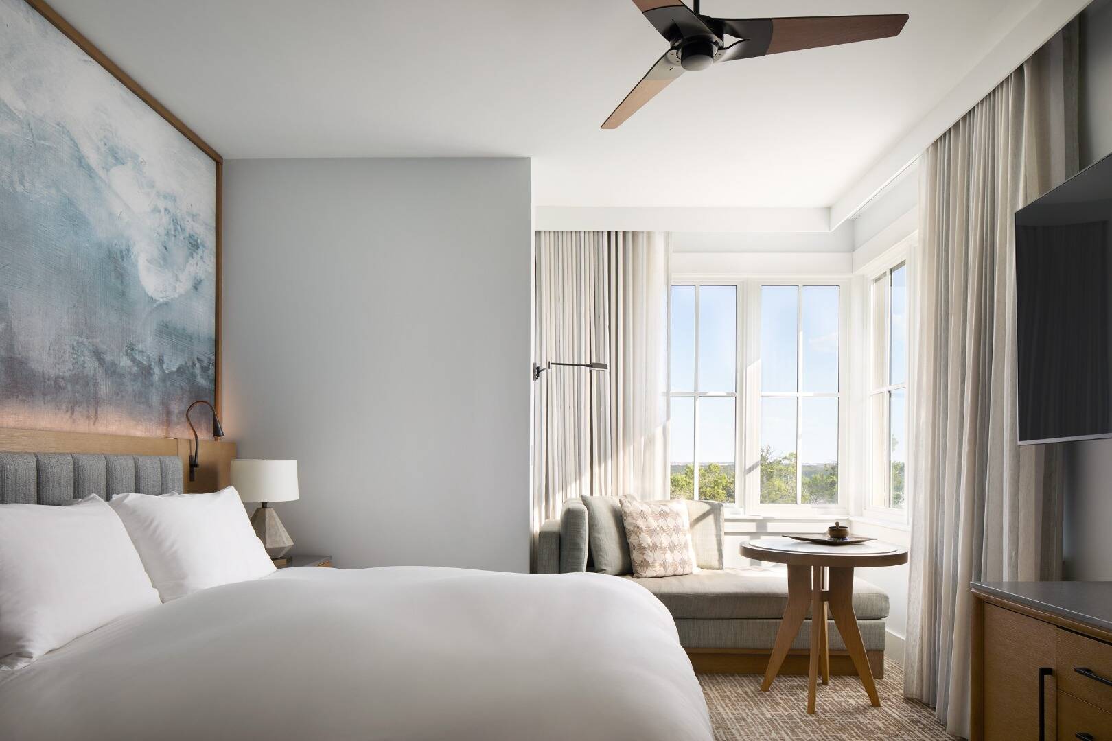 AUSTIN SUITE