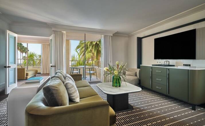 Corner Ocean One Bedroom Suite