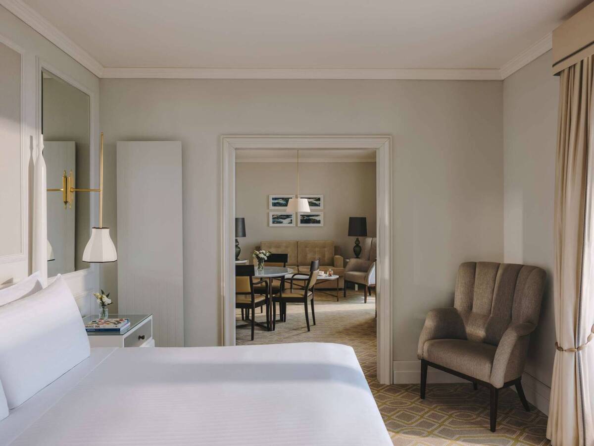 Junior Lake View Suite - Twin Beds