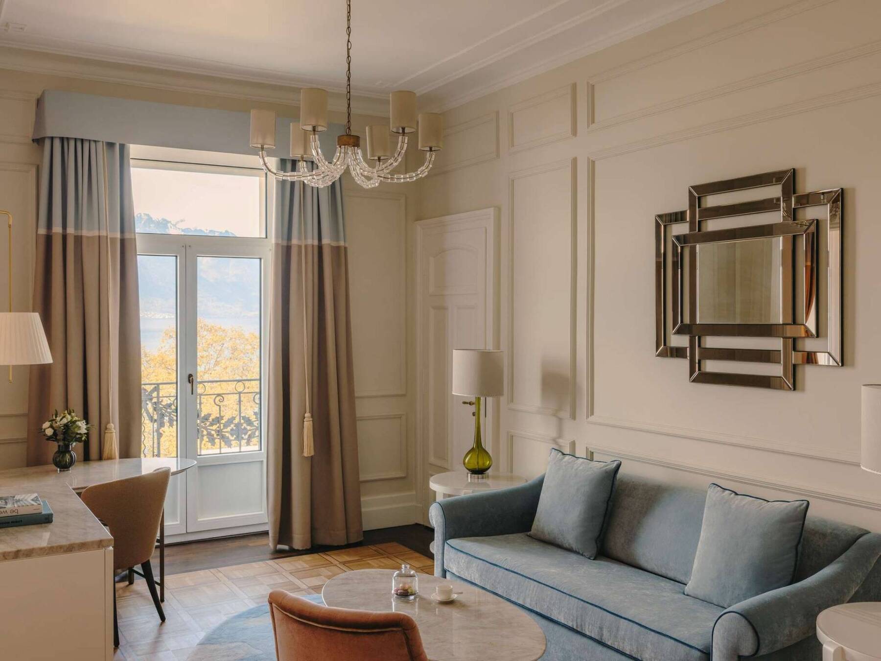 Signature Lake View Suite - King Bed