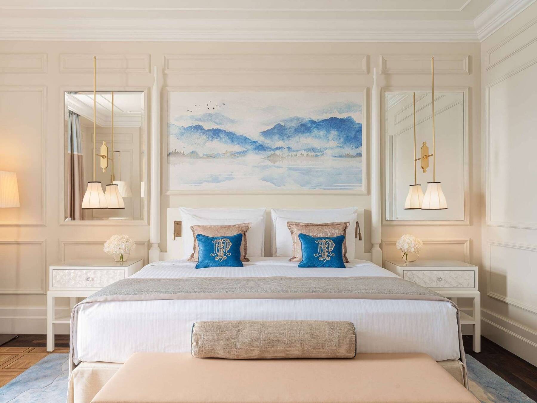 Deluxe Lake View Room - King Bed