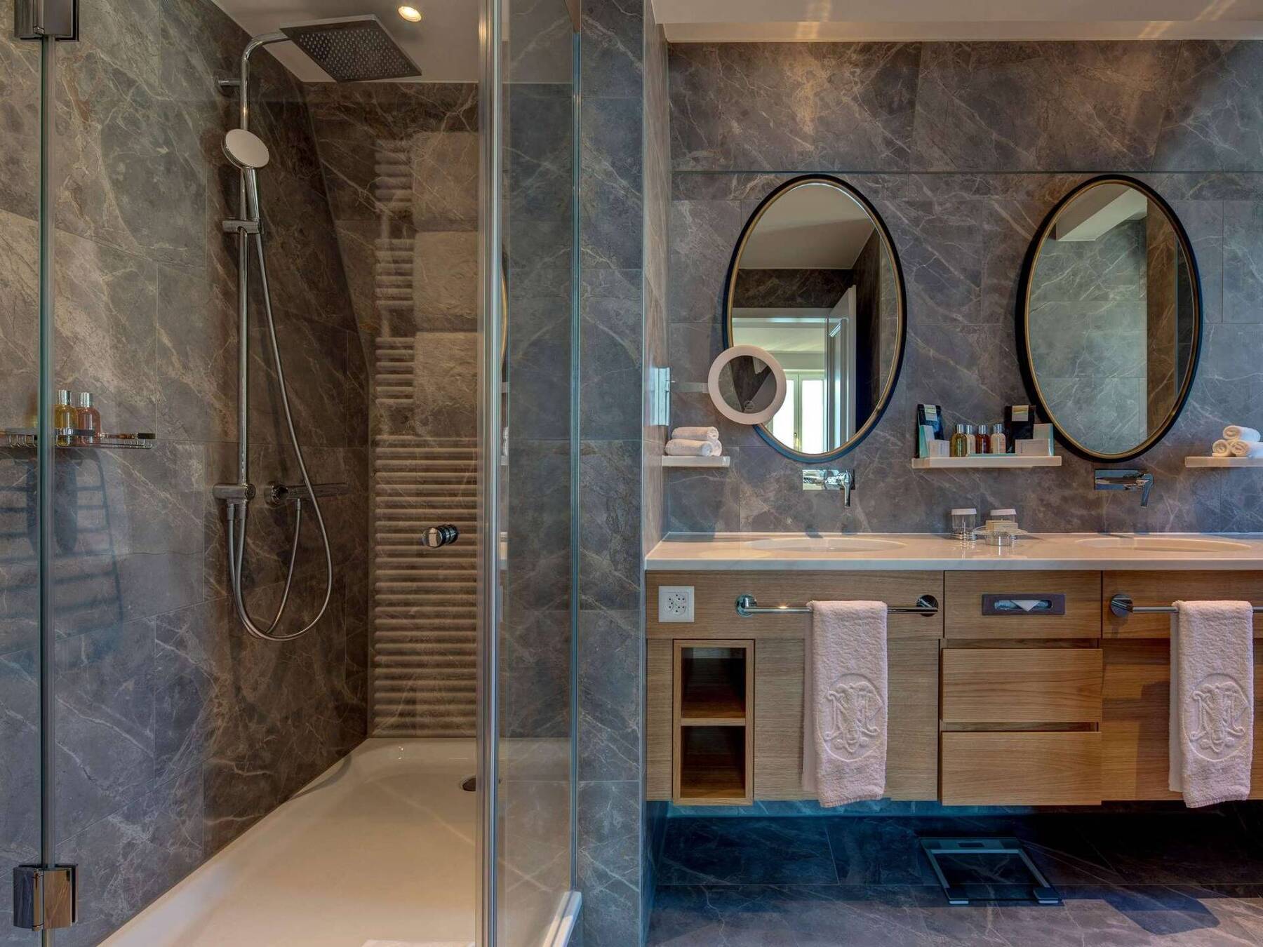 Penthouse Suite
