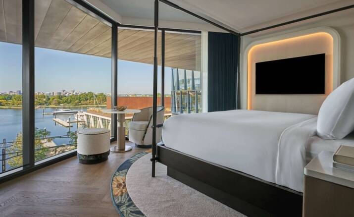 Deluxe River View King