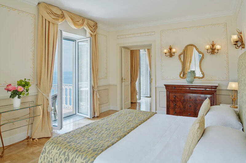 Superior Junior Suite Side Sea View