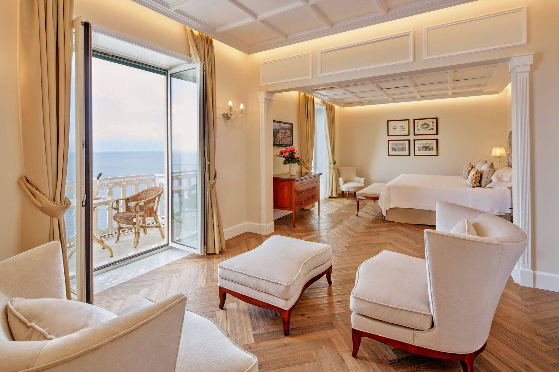 Deluxe Sea View Suite