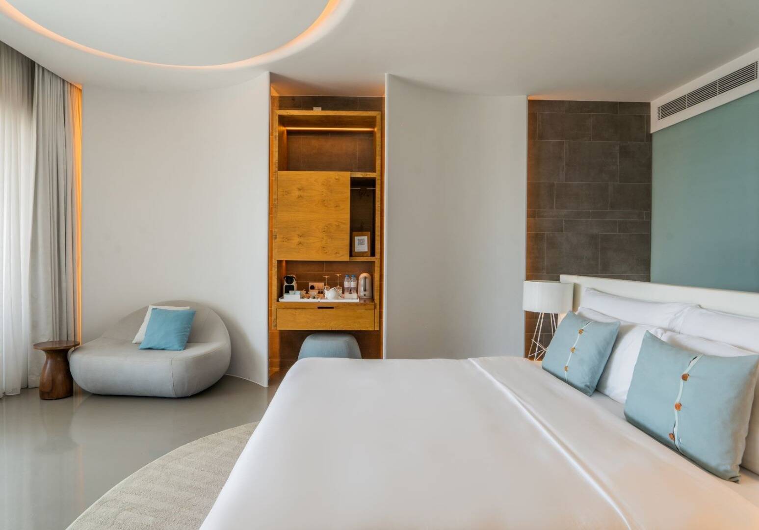 Luux Pool Access King Room