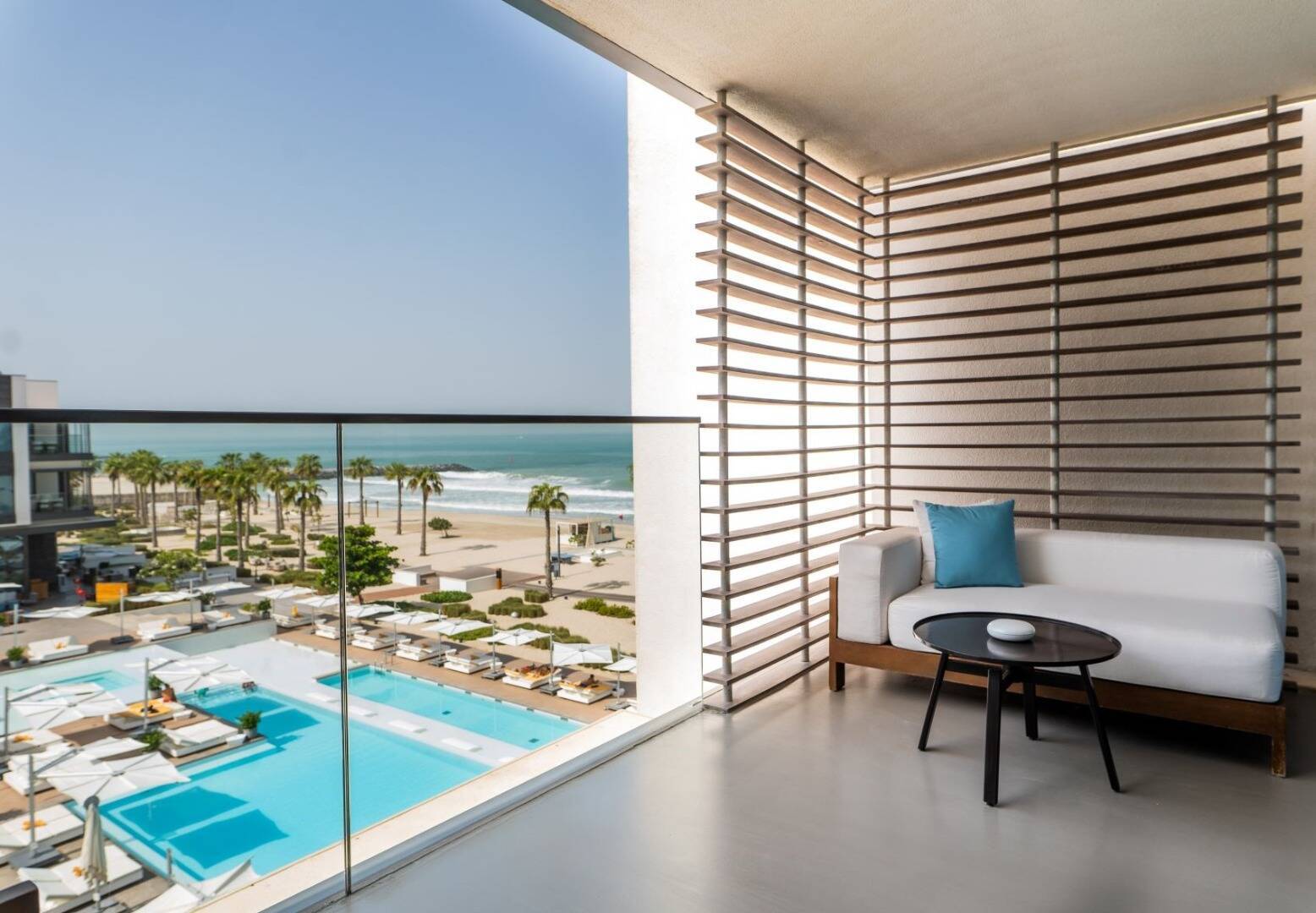 Luux Sea View Room King