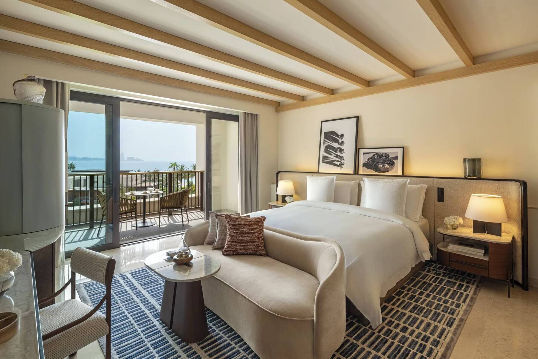 Deluxe Ocean Suite