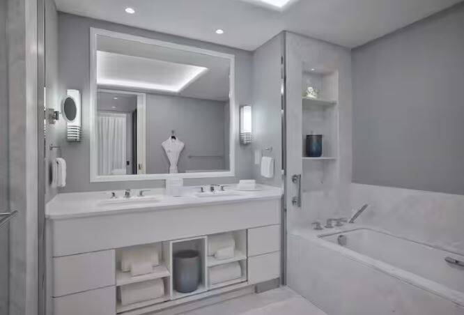 KING TWO BEDROOM CORNER RESIDENCE