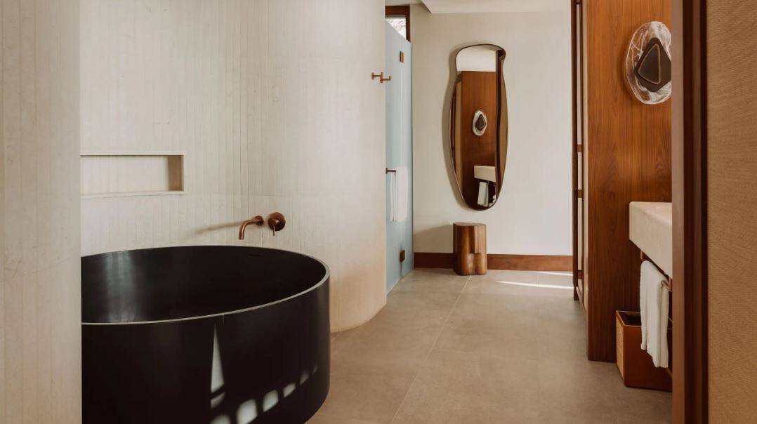 BEACHFRONT ONE BEDROOM SUITE