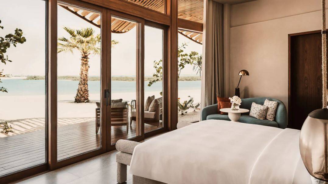 BEACHFRONT ONE BEDROOM SUITE