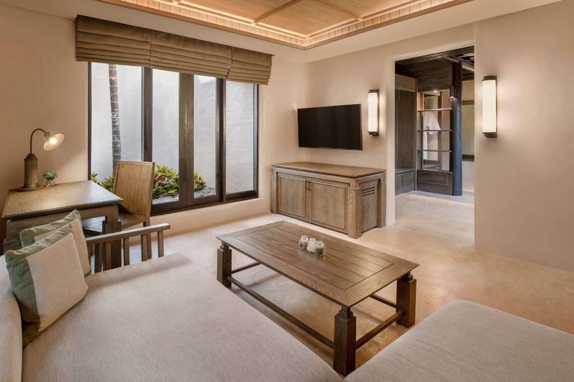 ONE BEDROOM SUITE, SOFA BED
