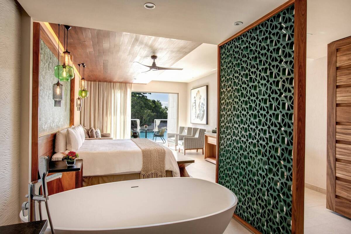  Swim Out Meditation Suite