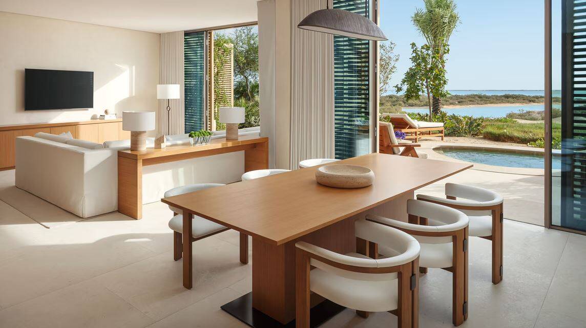 REEF SUITE SEAFRONT PLUNGE POOL 