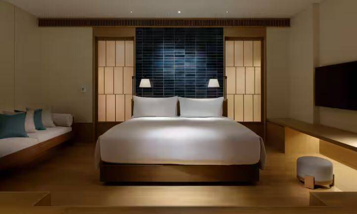 POOLSIDE TERRACE ROOM