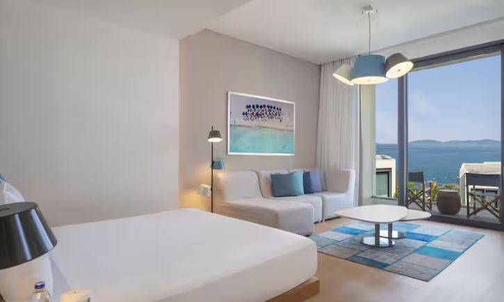 KING PREMIUM ROOM WITH BALCONY AND SEA VIEW