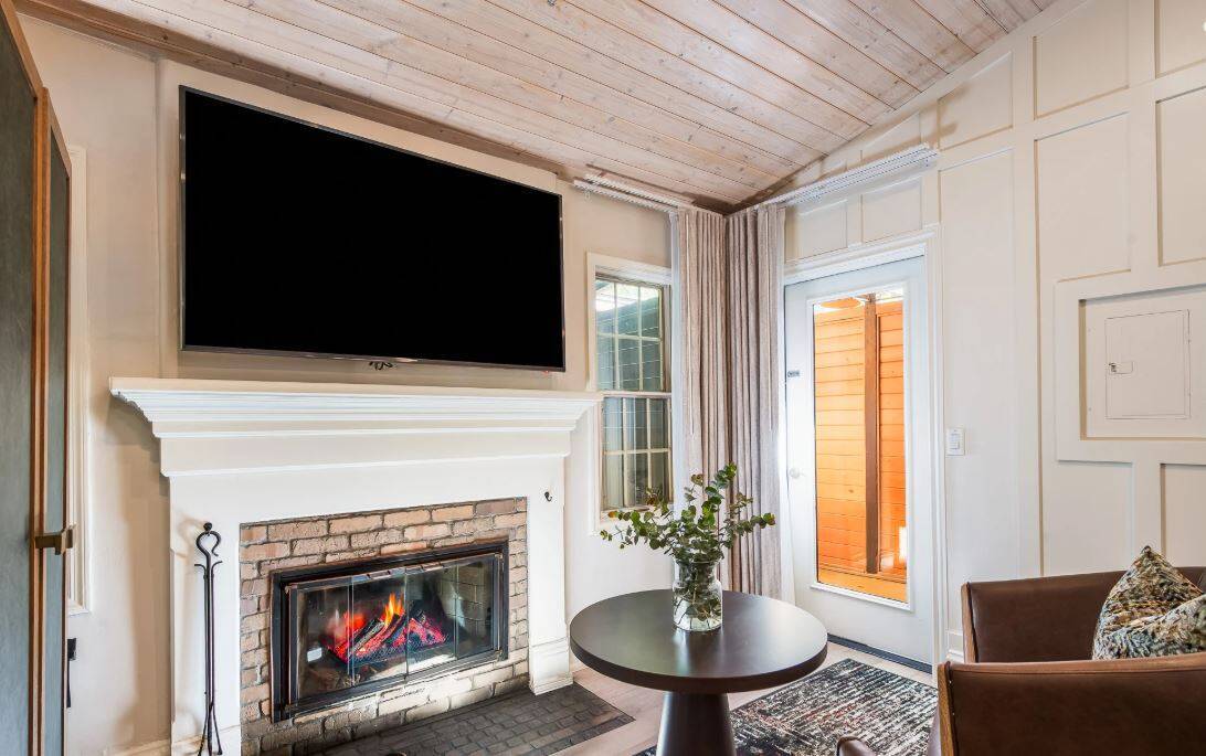 CREEKSIDE SUITE COTTAGE