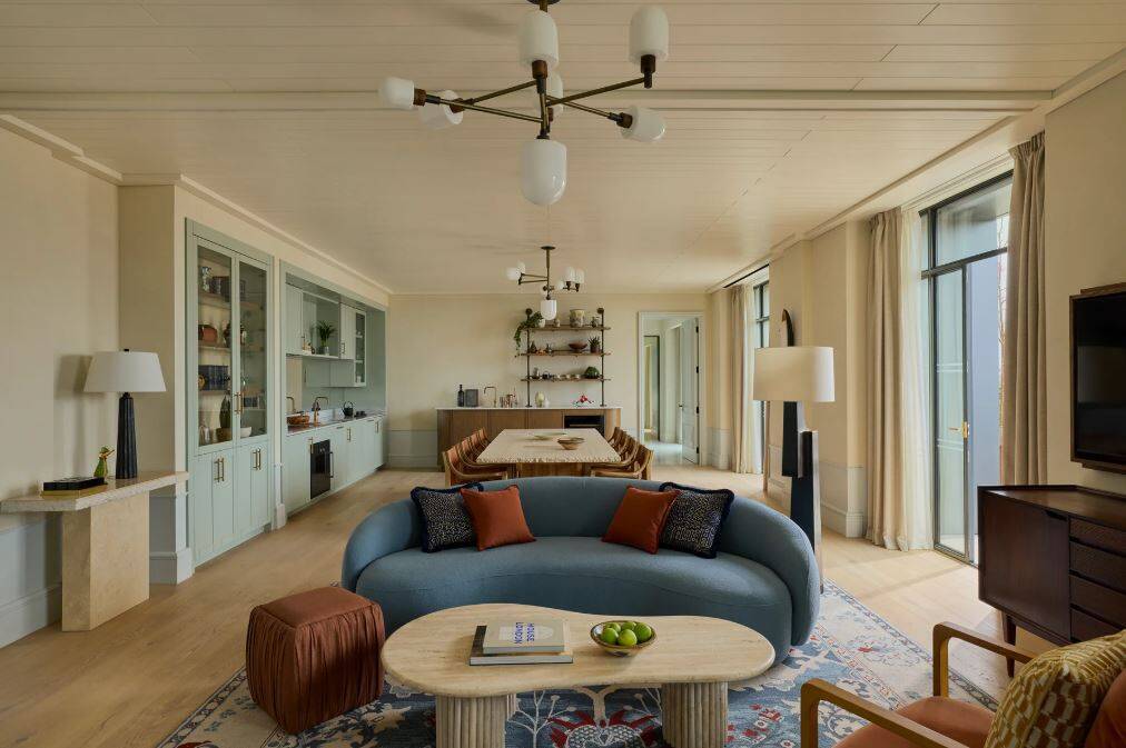 WHITELEY SUITE